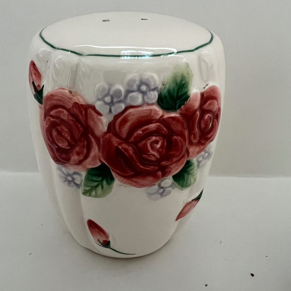 VTG OTAGIRI-MARY ANN BAKER HANDCRAFTED RAISED ROSE FLORAL SALT&PEPPER SE… - Picture 8 of 8